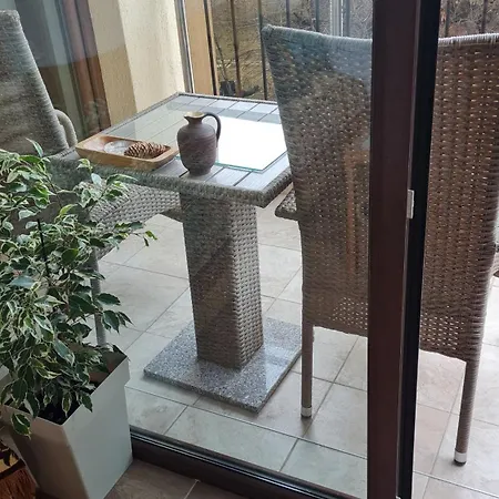 Cozy With Balcony Apartamento