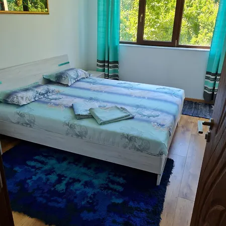 Cozy With Balcony סופיה