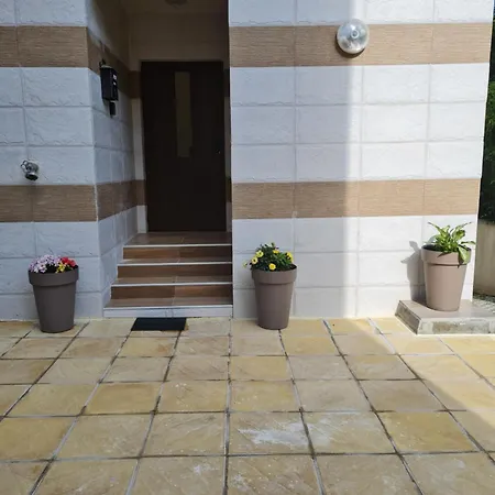 Cozy With Balcony * סופיה