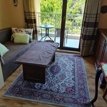 Cozy With Balcony סופיה