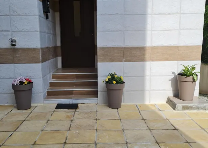 Cozy With Balcony * Sofia